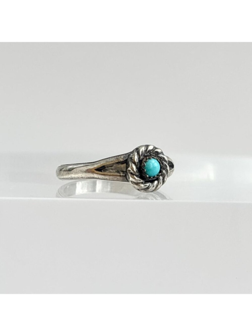 Sleeping Beauty Turquoise Southwest Style Sterling Silver 925 Vintage Ring - Picture 3 of 13